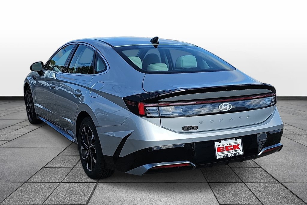 Used 2025 Hyundai Sonata SEL FWD image 7