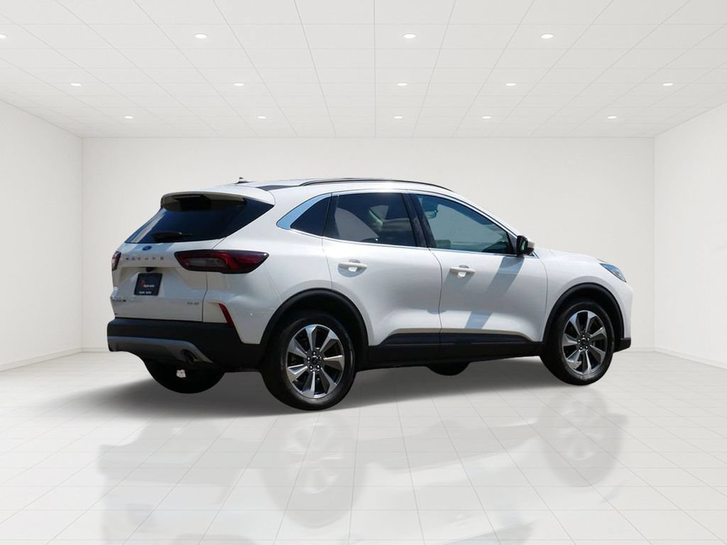 Certified 2023 Ford Escape Platinum AWD/4WD image 3