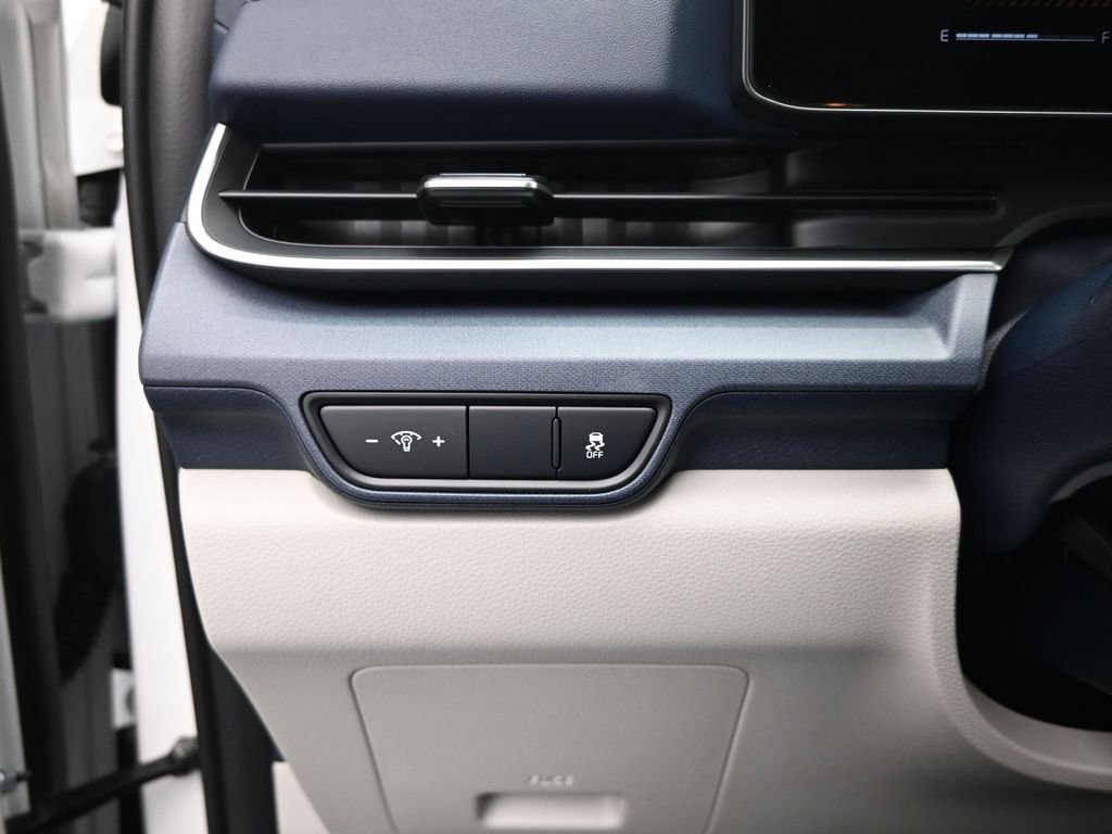 Used 2025 Kia Carnival EX image 13