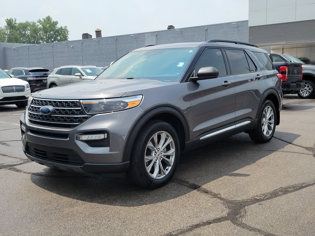 Certified 2023 Ford Explorer XLT w/ Equipment Group 202A AWD/4WD image 8