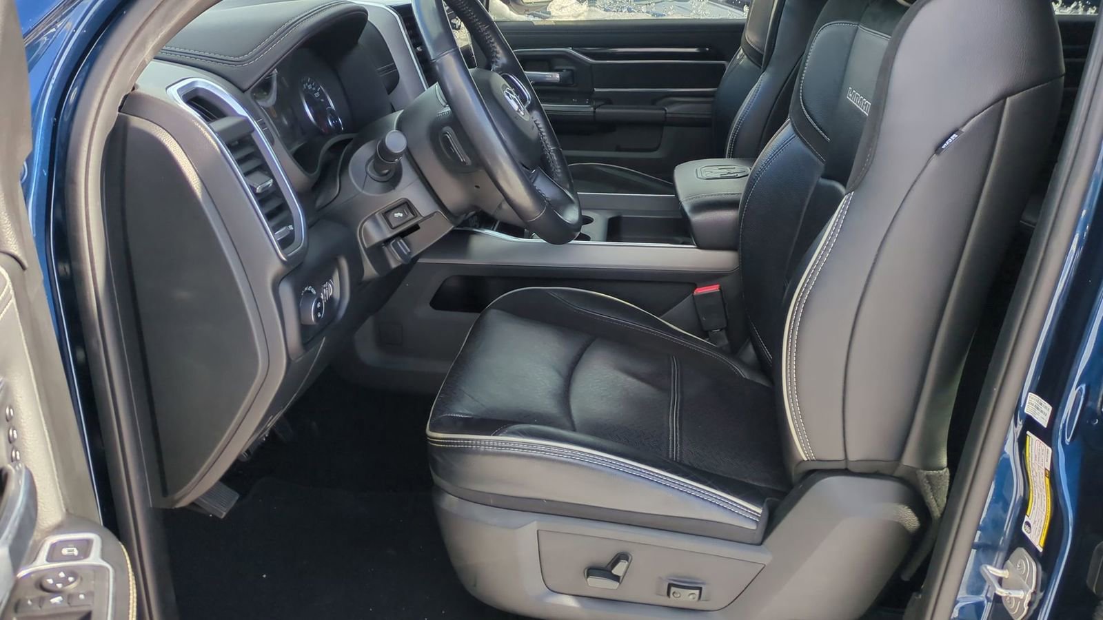 Used 2022 RAM 2500 Laramie w/ Night Edition image 18