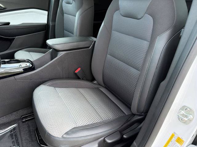 Used 2024 Chevrolet Trax LT w/ Driver Confidence Package FWD image 17