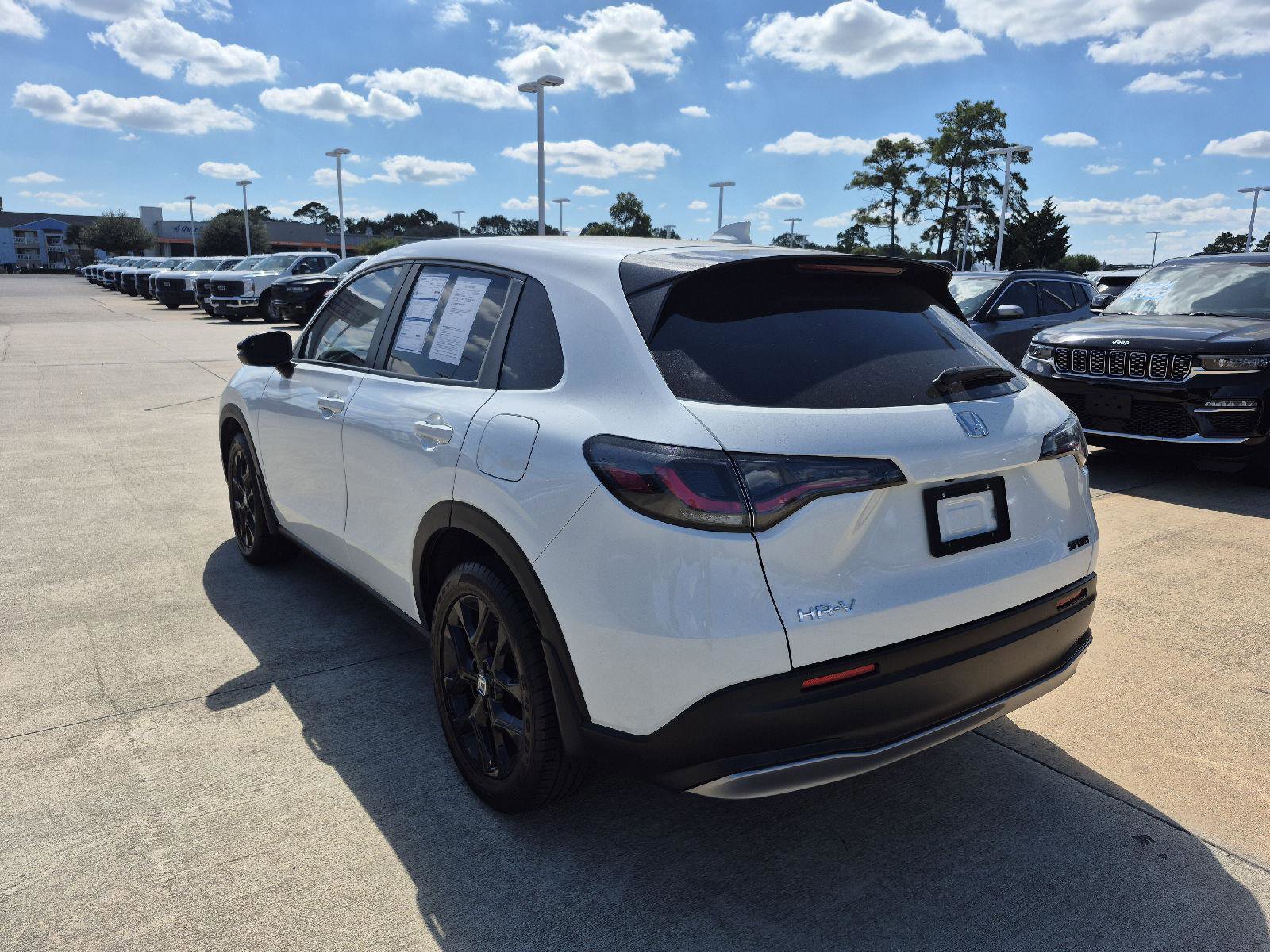 Used 2023 Honda HR-V Sport image 2