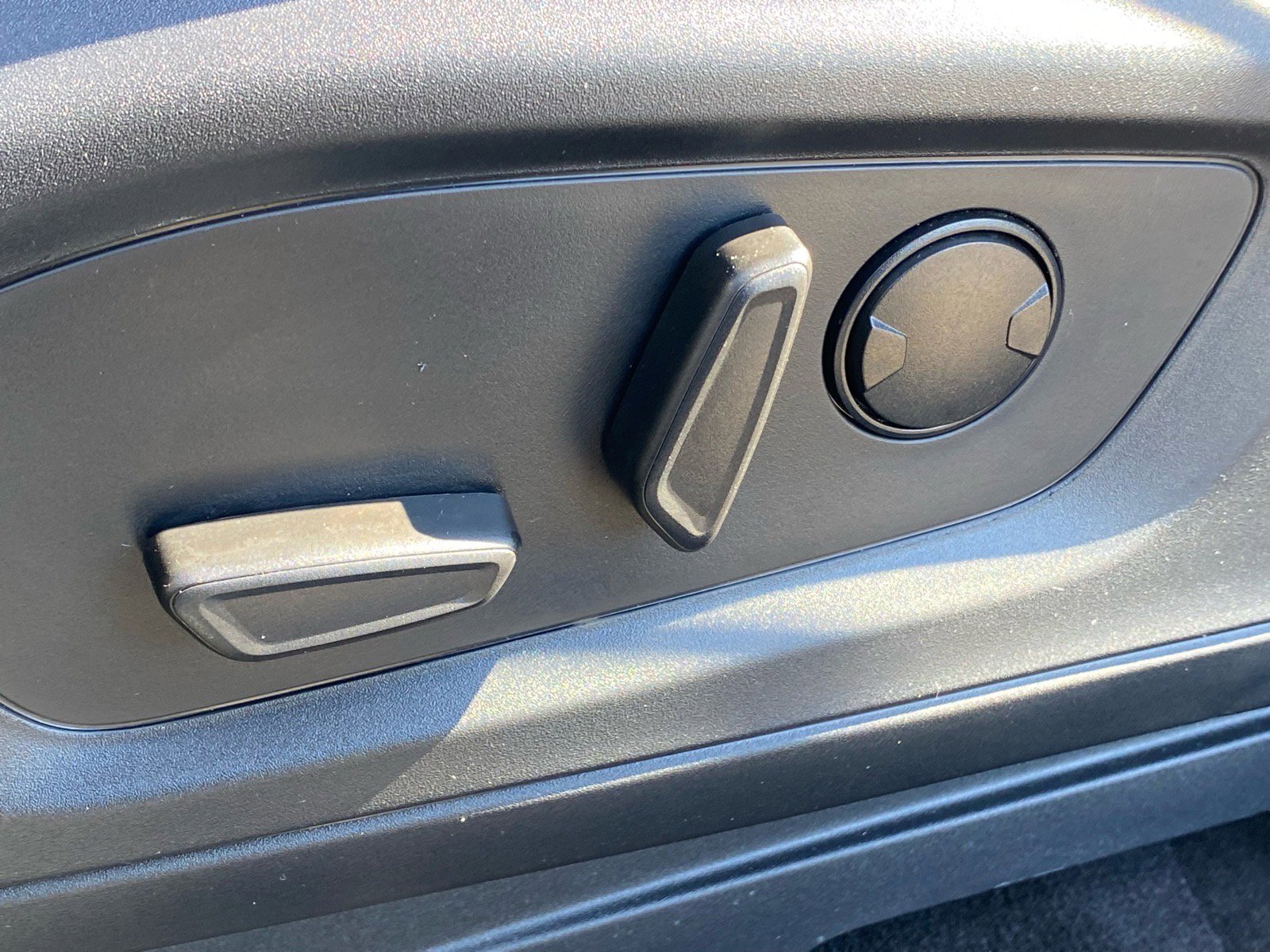 Certified 2025 Ford Explorer ST-Line image 14