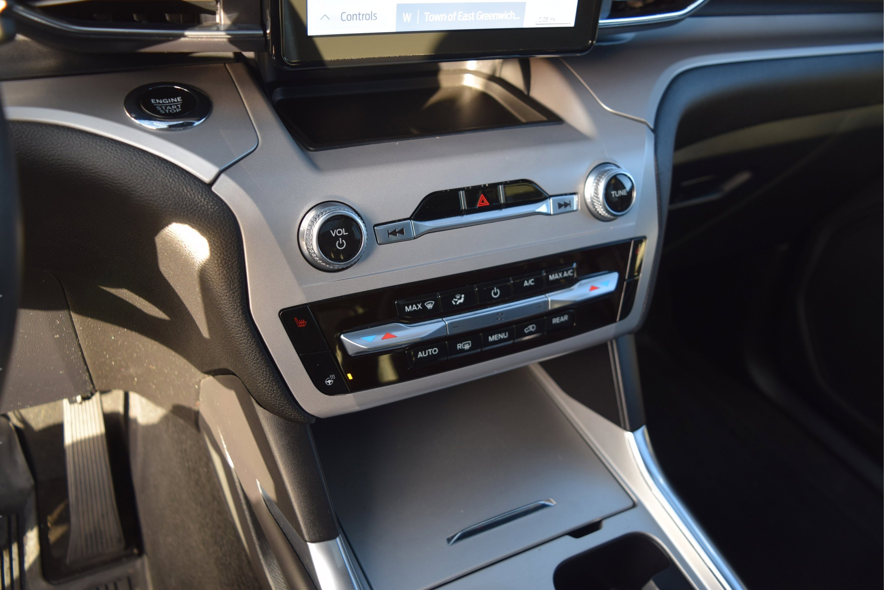 Certified 2023 Ford Explorer XLT w/ Equipment Group 202A image 15