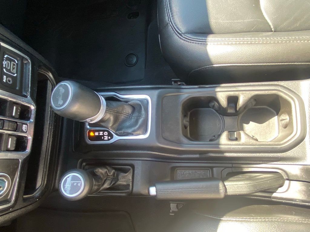 Used 2023 Jeep Wrangler Sahara AWD/4WD image 18