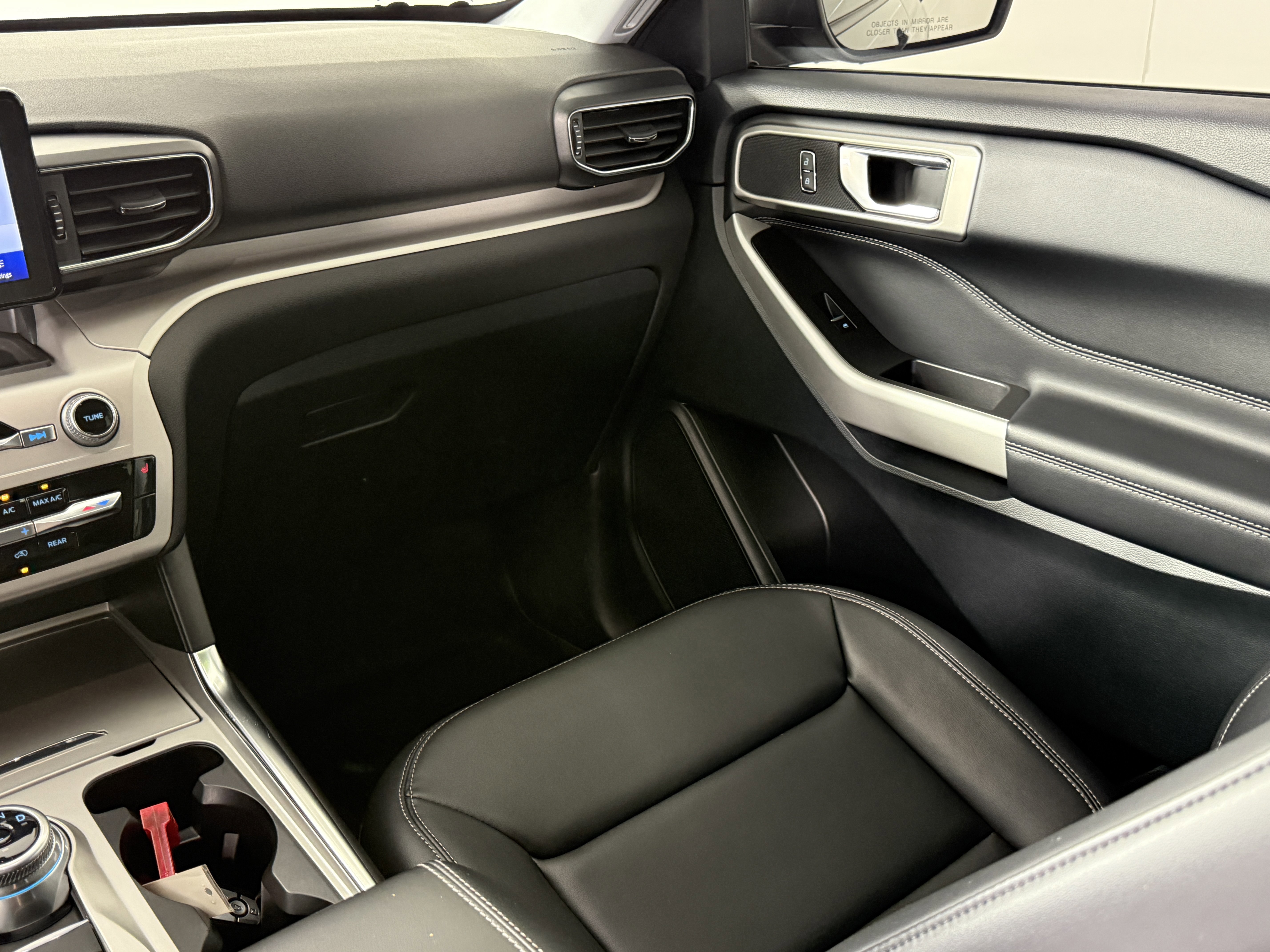 Certified 2023 Ford Explorer XLT w/ Equipment Group 202A image 13