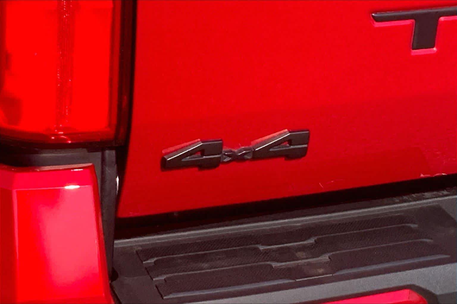 Used 2025 Toyota Tacoma SR5 AWD/4WD image 10