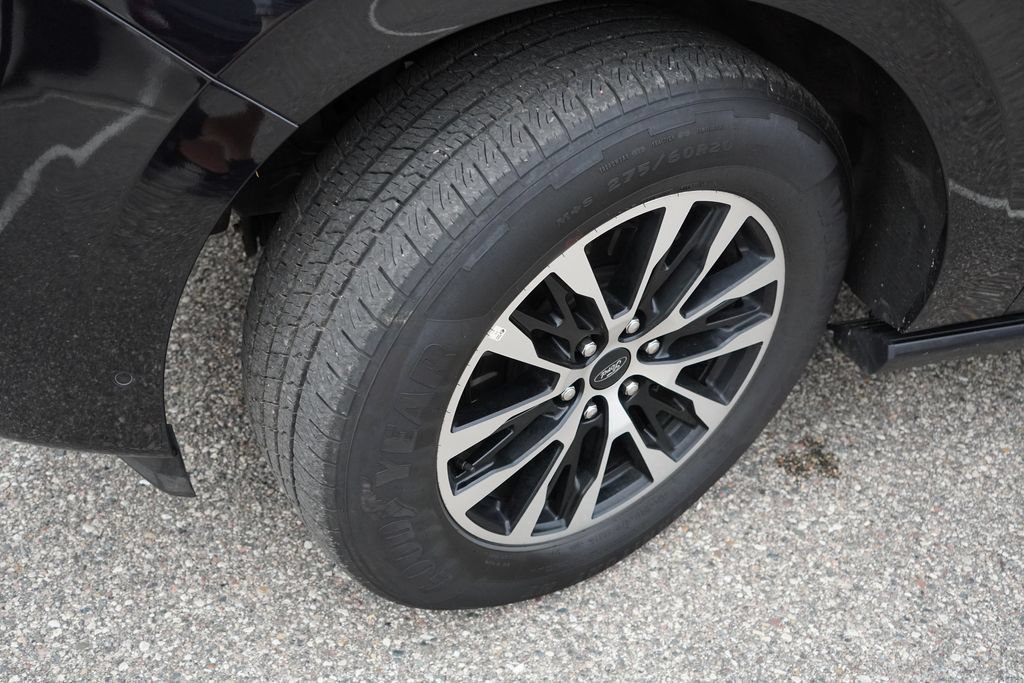Certified 2025 Ford Expedition Platinum AWD/4WD image 13