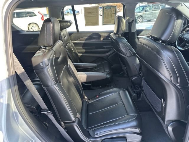 Used 2024 Jeep Grand Cherokee L Limited image 19