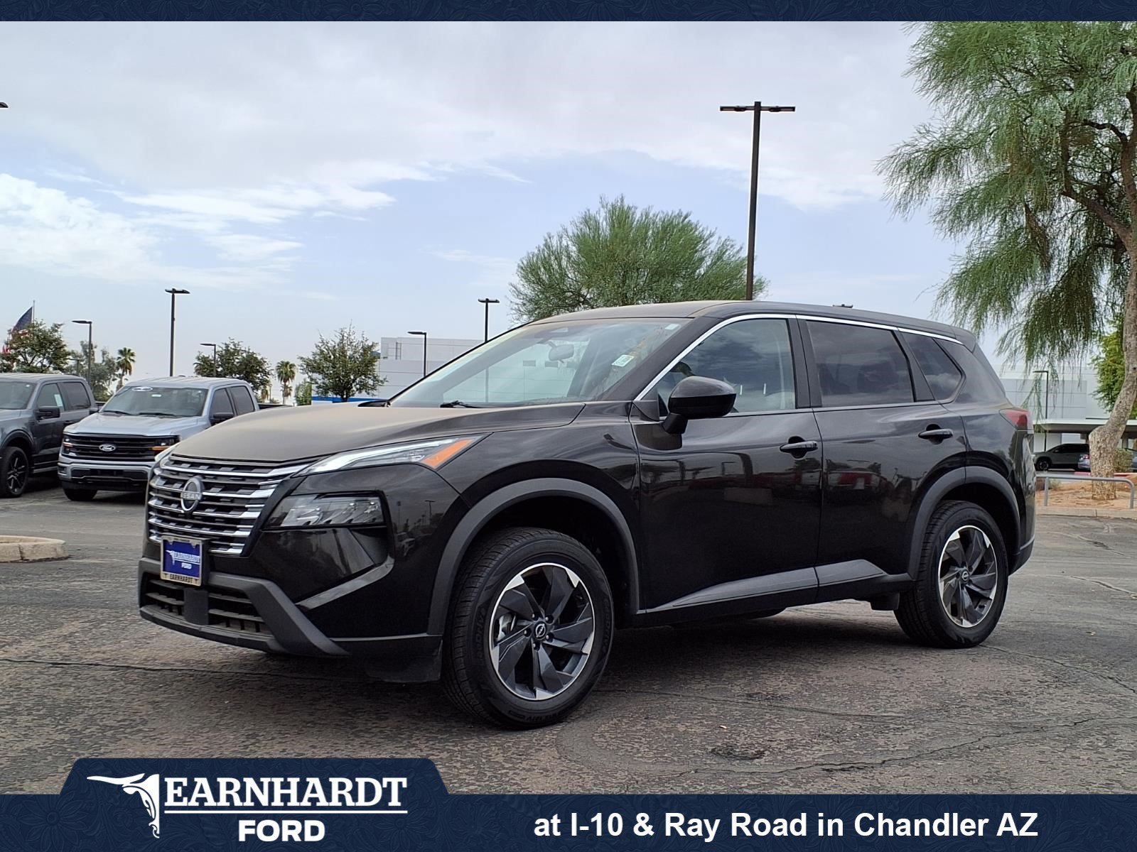 Used 2025 Nissan Rogue SV AWD/4WD image 1