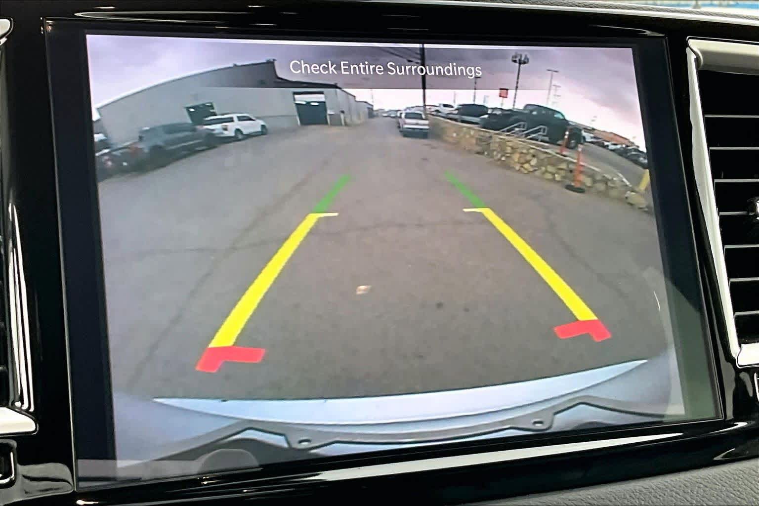 Used 2024 Chrysler Pacifica Touring-L FWD image 26