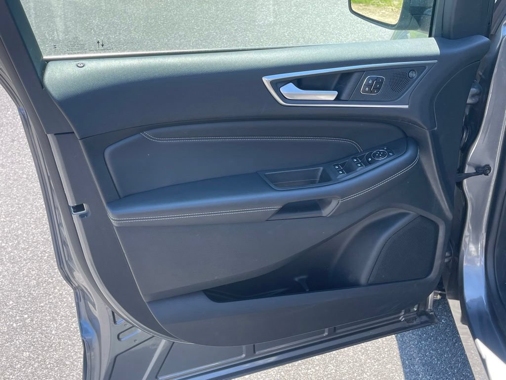 Certified 2024 Ford Edge Titanium AWD/4WD image 23