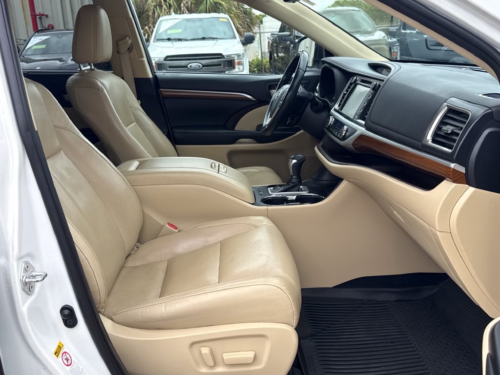 Used 2019 Toyota Highlander Limited AWD/4WD image 29