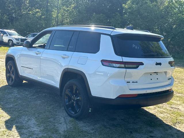 Used 2023 Jeep Grand Cherokee L Limited w/ Black Appearance Package AWD/4WD image 15