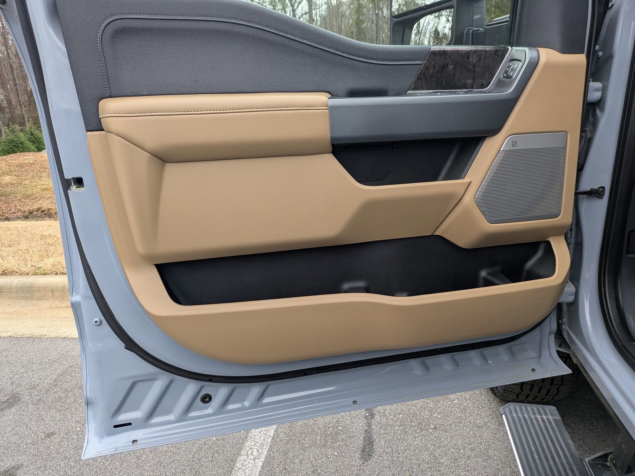 Certified 2024 Ford F350 Lariat w/ Chrome Package image 10