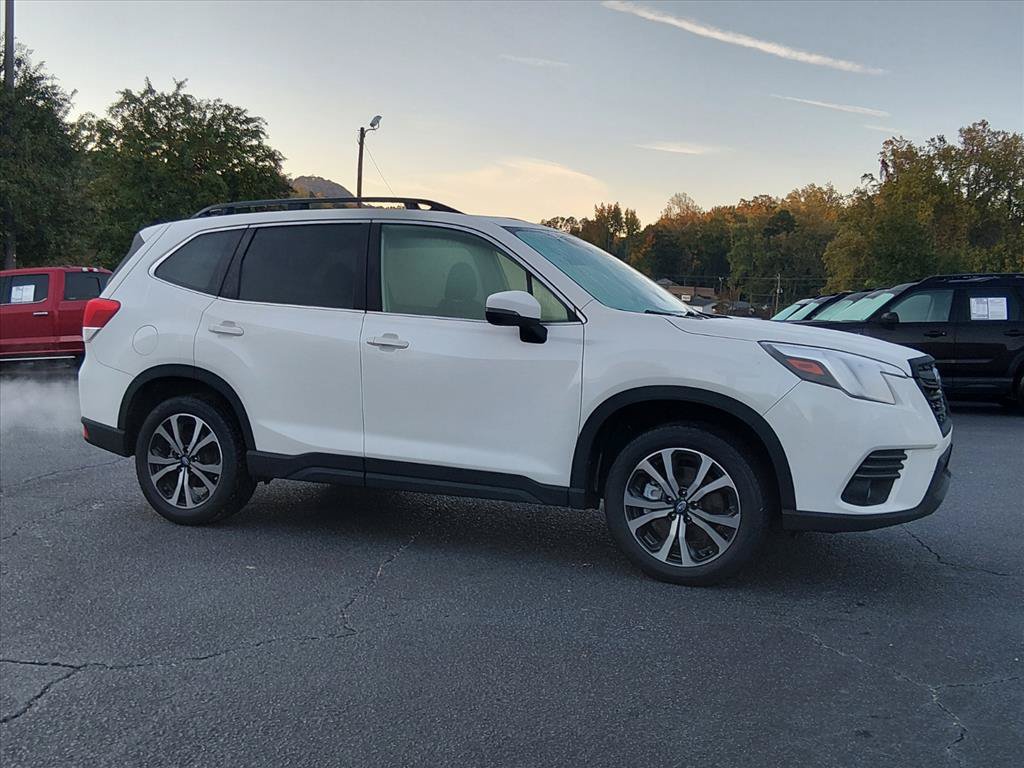 Used 2023 Subaru Forester Limited AWD/4WD image 2