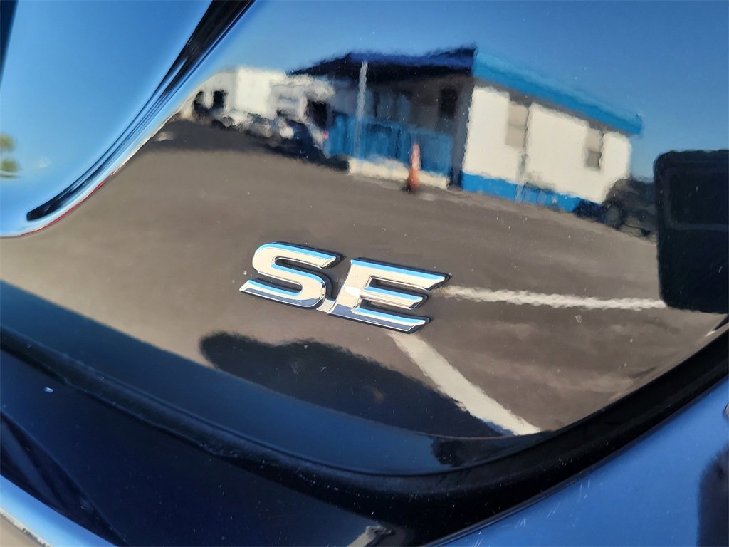 Used 2020 Toyota Camry SE image 6