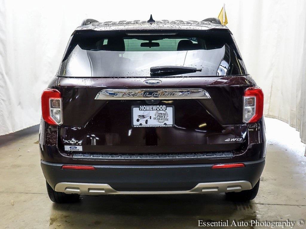 Certified 2022 Ford Explorer XLT w/ Equipment Group 202A image 3