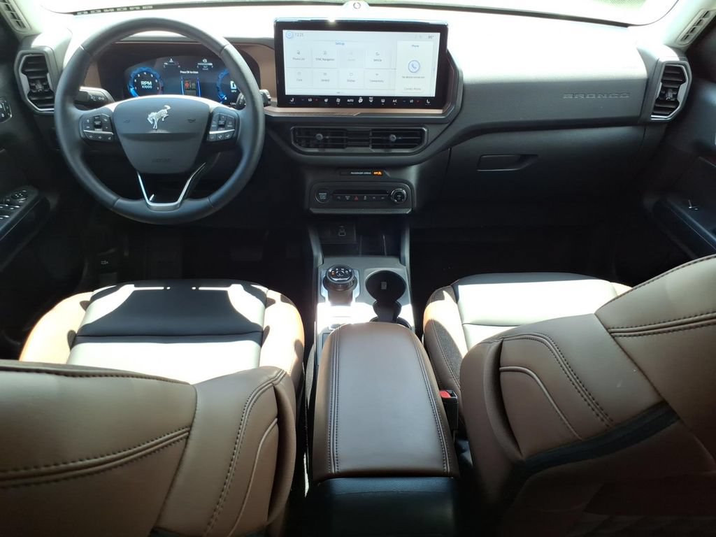Certified 2025 Ford Bronco Sport Outer Banks w/ Outer Banks Tech Package+ AWD/4WD image 10