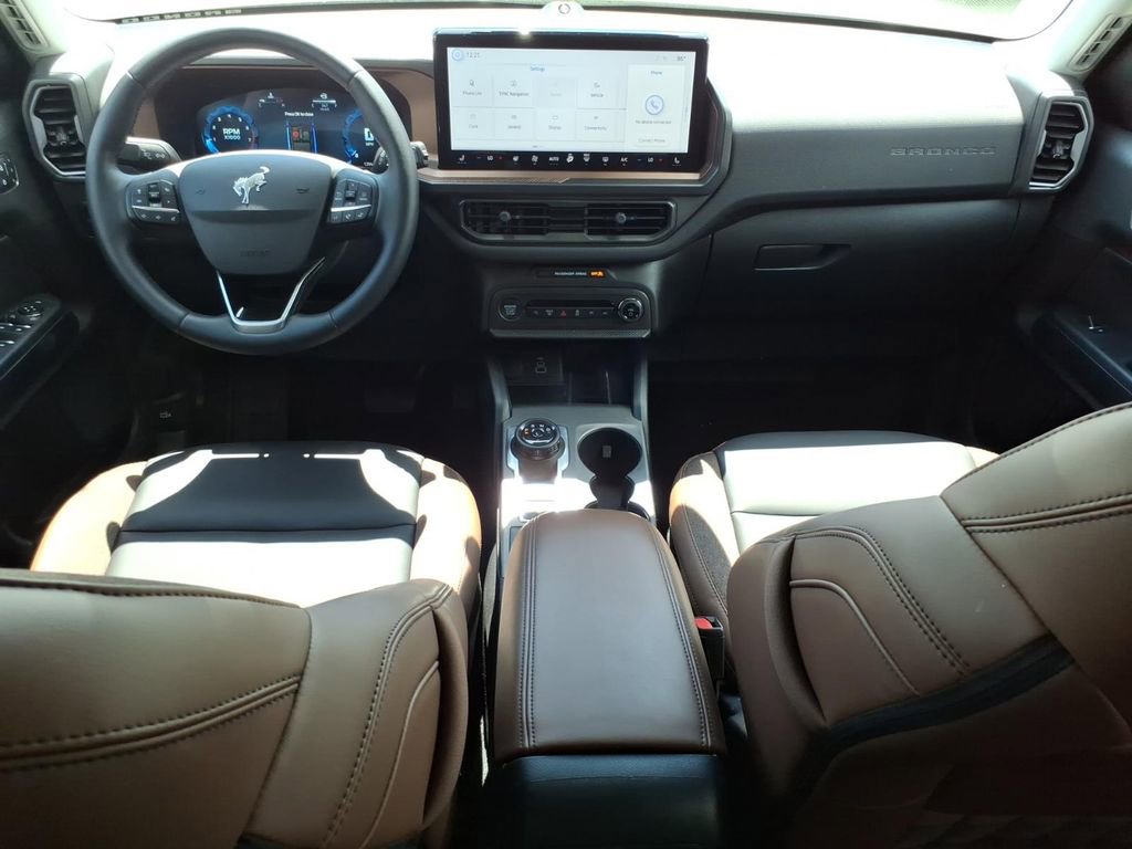 Certified 2025 Ford Bronco Sport Outer Banks w/ Outer Banks Tech Package+ AWD/4WD image 10