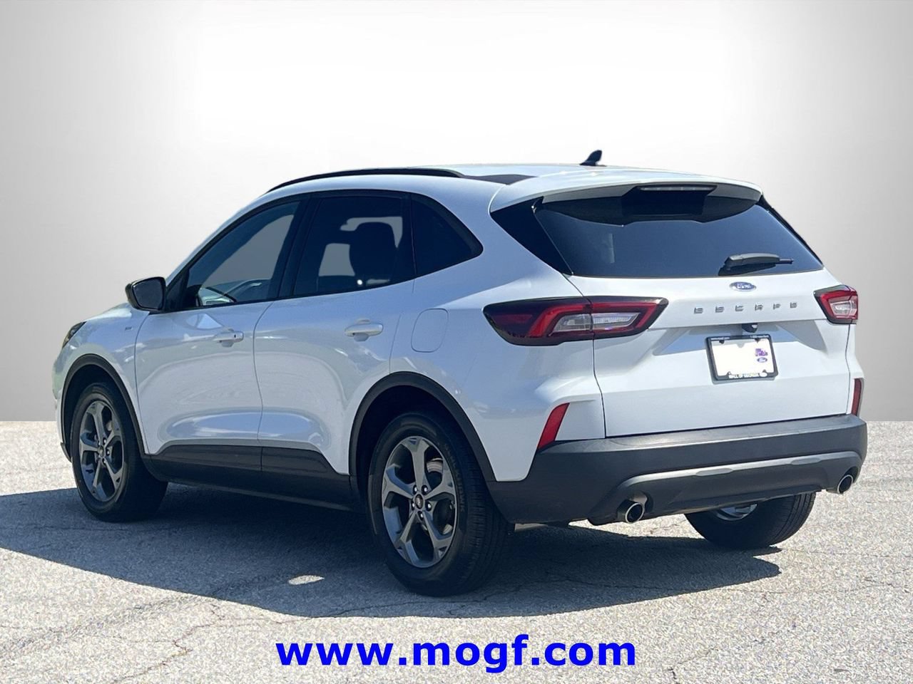 Certified 2025 Ford Escape ST-Line FWD image 2