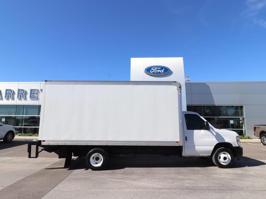 Certified 2024 Ford E-450 and Econoline 450 Super Duty w/ Power Windows & Locks Group image 6