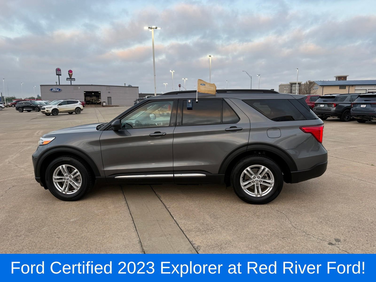 Certified 2023 Ford Explorer XLT image 2