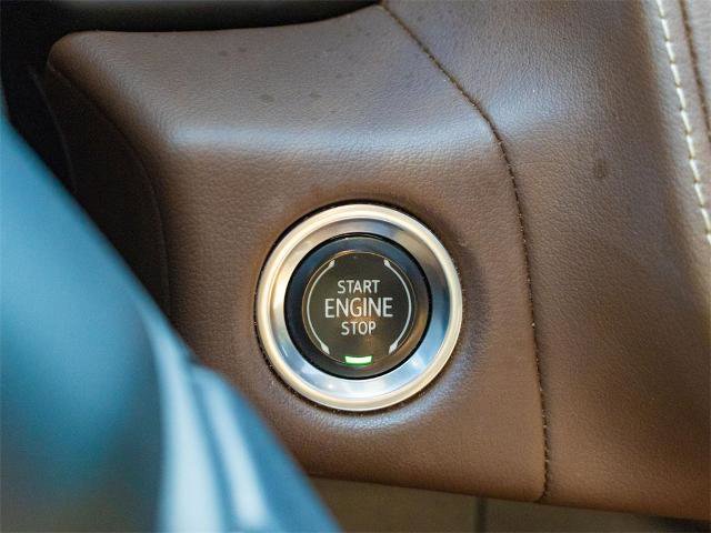 Used 2021 Chevrolet Suburban High Country image 32