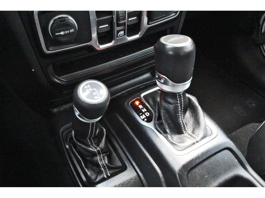 Used 2022 Jeep Gladiator Overland w/ Popular Equipment Package AWD/4WD image 24