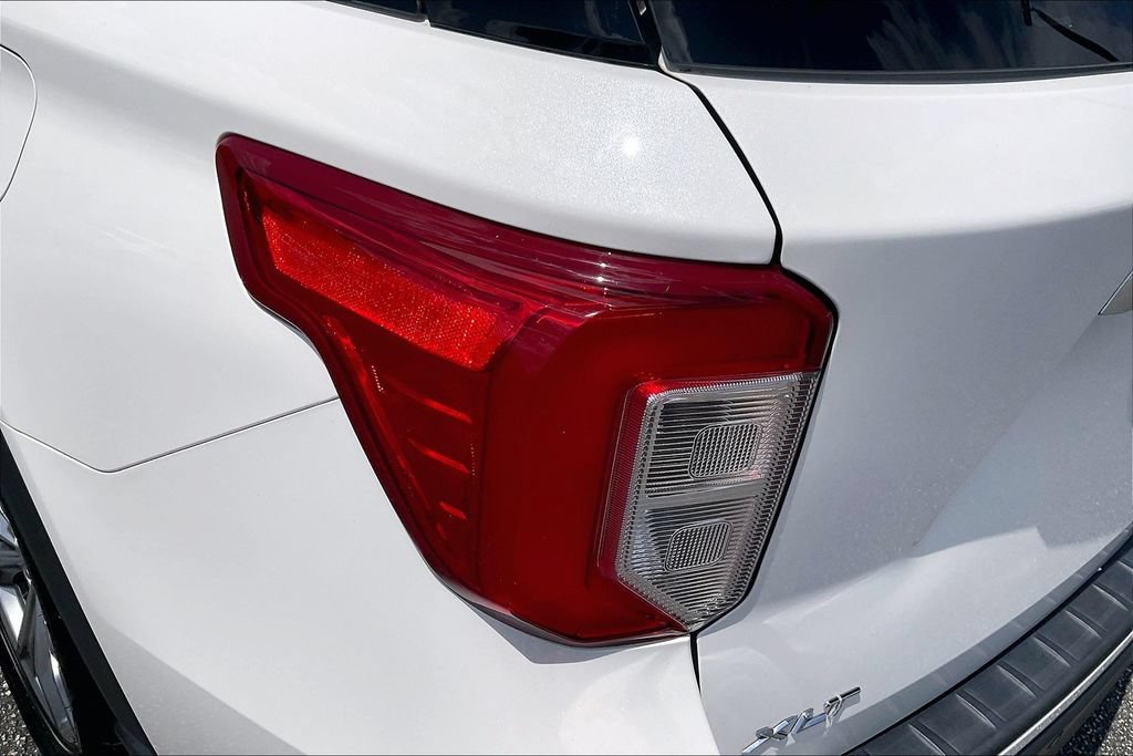 Certified 2024 Ford Explorer XLT w/ Equipment Group 202A RWD image 31