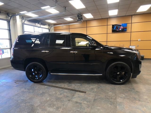 Used 2020 Cadillac Escalade Luxury w/ Escalade Sport Edition image 6