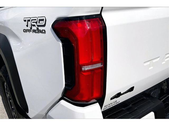 Used 2025 Toyota Tacoma TRD Off-Road AWD/4WD image 19