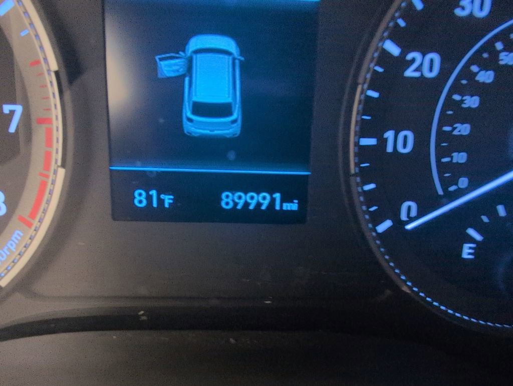 Used 2021 Hyundai Venue SE image 26