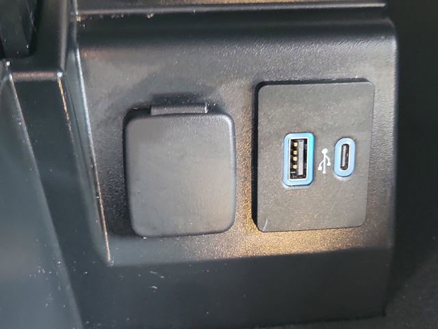 Certified 2021 Ford Explorer XLT image 15