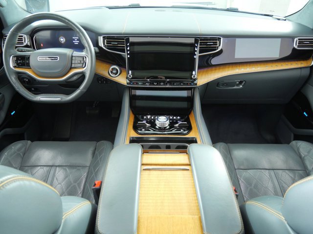 Used 2024 Toyota RAV4 Adventure AWD/4WD image 5