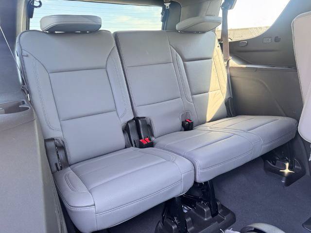 Used 2023 GMC Yukon SLT w/ SLT Luxury Package AWD/4WD image 18