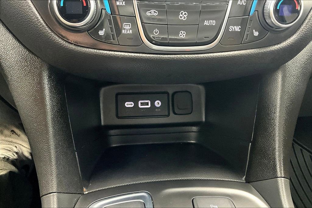 Used 2024 Chevrolet Equinox LT image 32