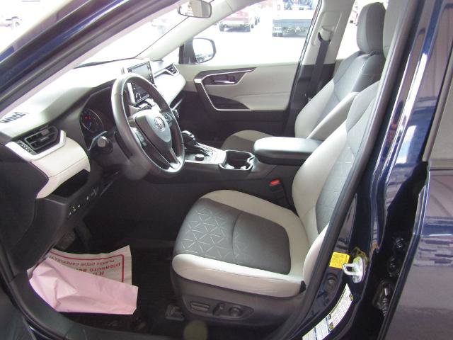 Used 2021 Toyota RAV4 XLE w/ Convenience Package AWD/4WD image 20