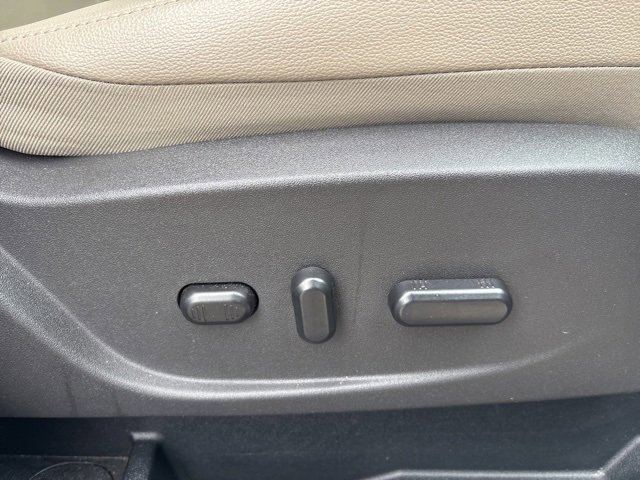 Certified 2017 Ford Escape Titanium w/ Equipment Group 301A image 22