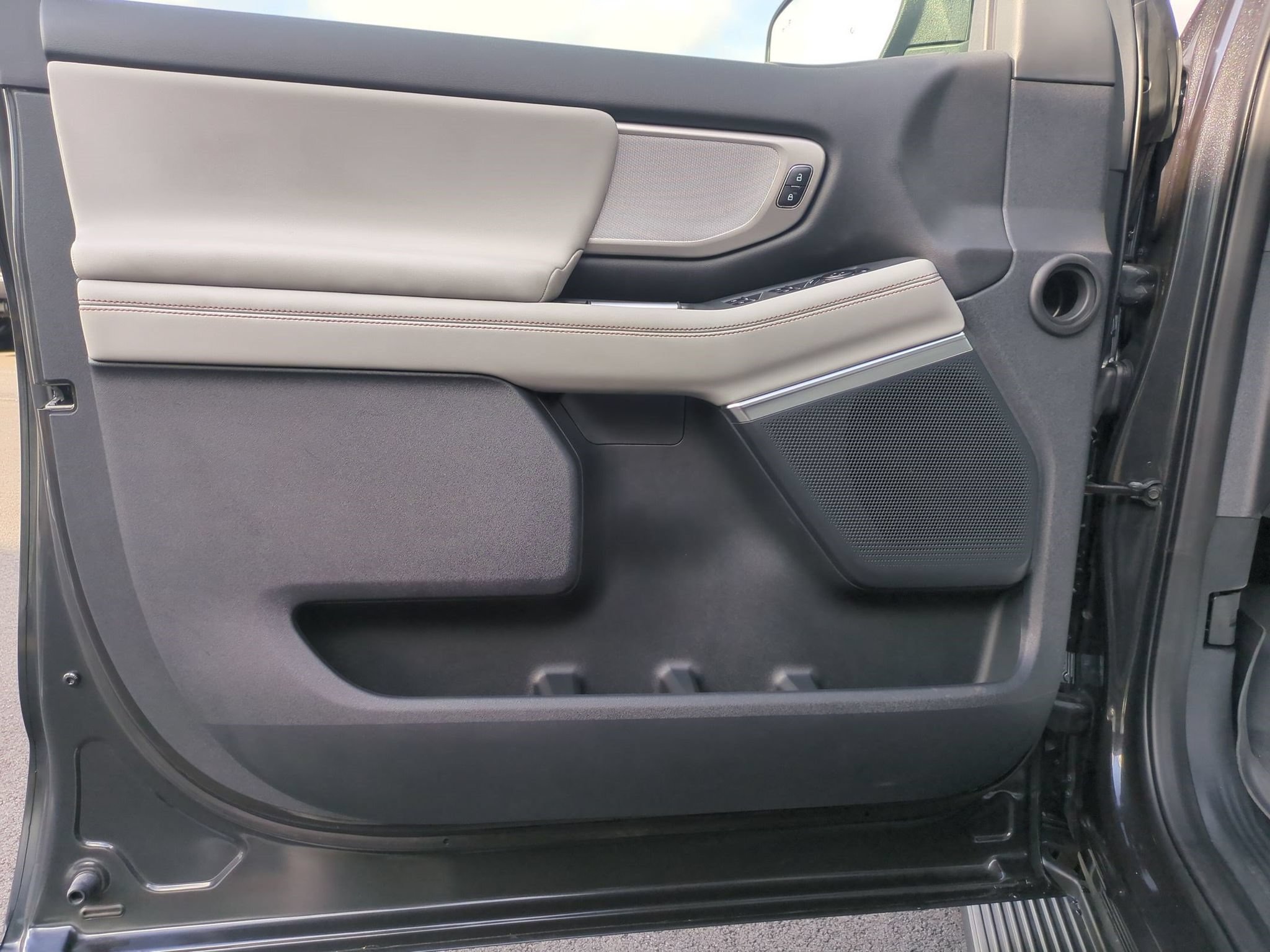 Certified 2025 Ford Expedition Max Active RWD image 11
