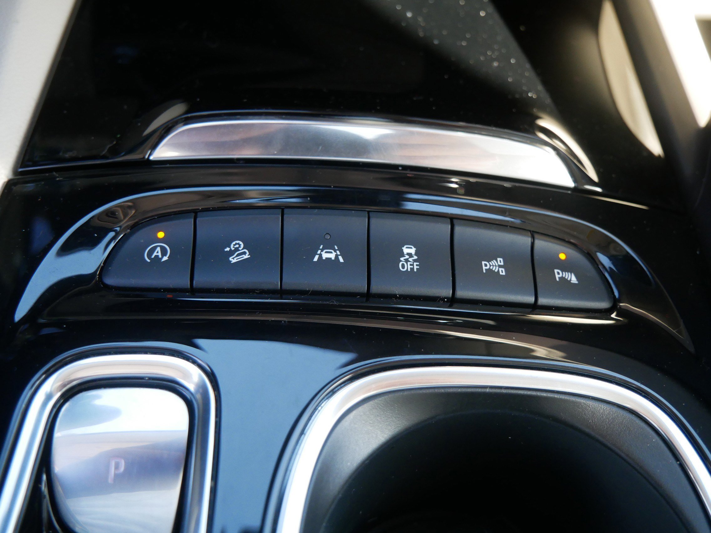 Used 2022 Buick Envision Avenir w/ Technology Package II image 32