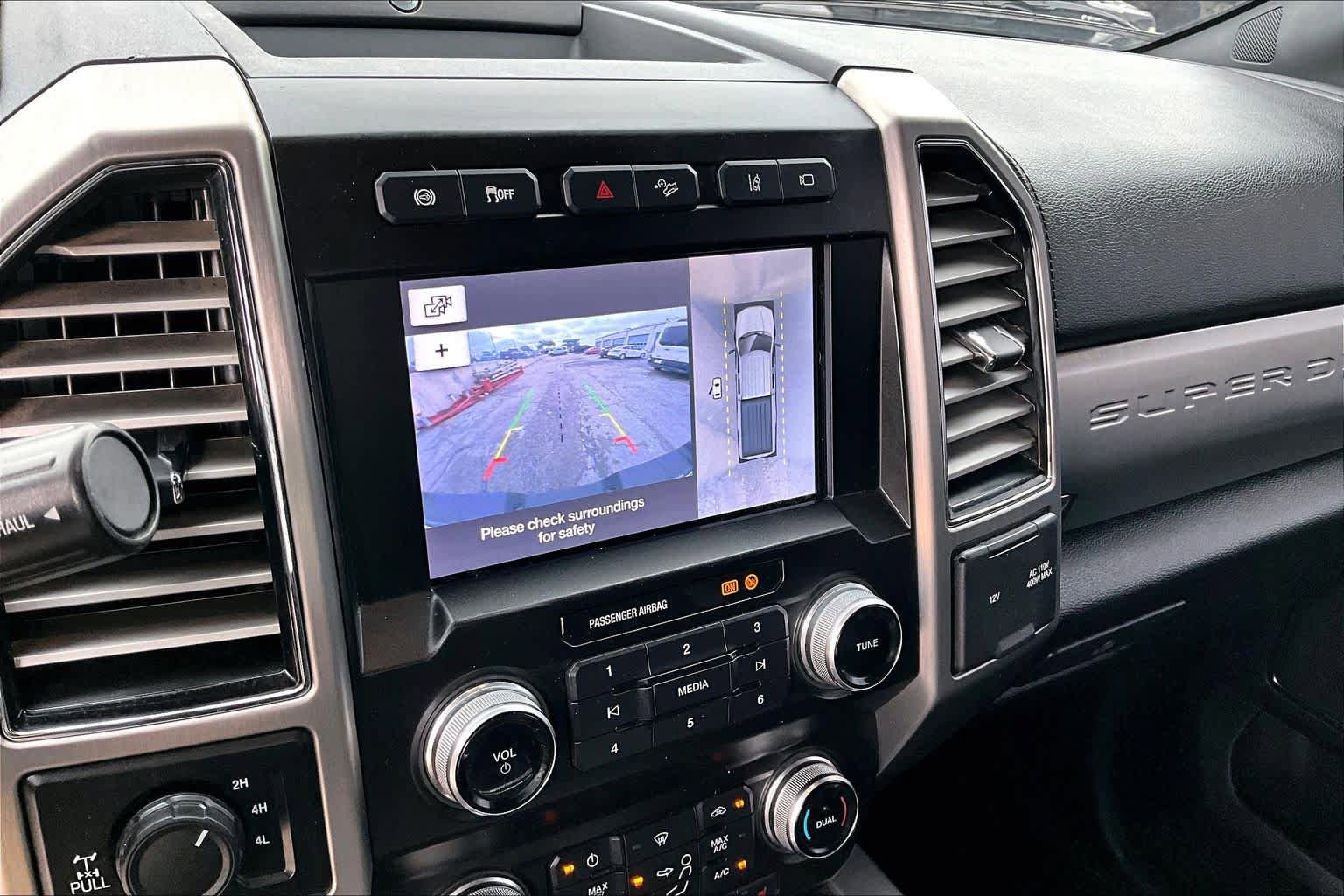 Certified 2019 Ford F350 Platinum w/ Platinum Ultimate Package AWD/4WD image 29