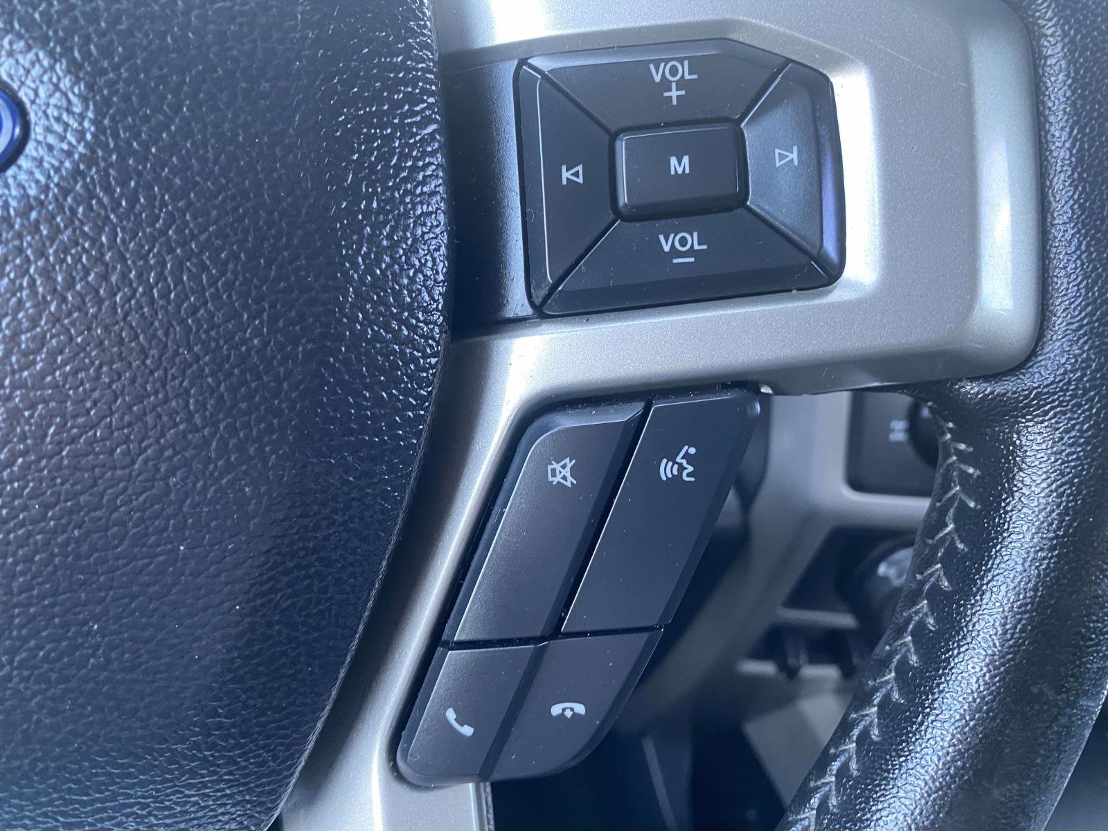 Certified 2020 Ford F150 Lariat RWD image 21