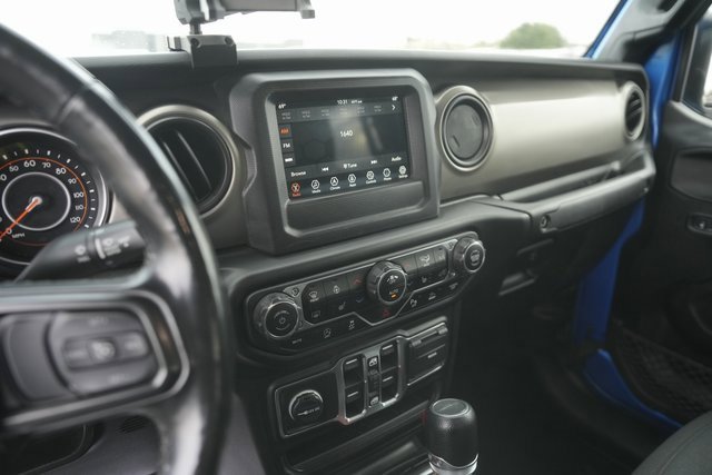 Used 2021 Jeep Gladiator Willys image 26
