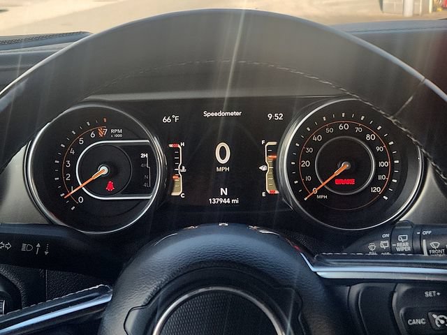 Used 2018 Jeep Wrangler Unlimited Sahara w/ Cold Weather Group AWD/4WD image 13