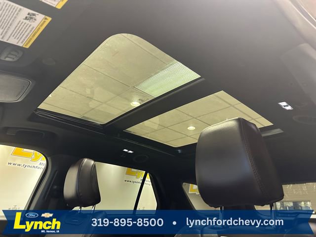 Certified 2025 Ford Explorer Platinum AWD/4WD image 8