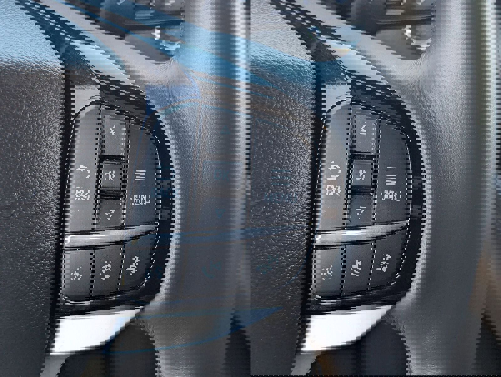 Certified 2025 Ford Explorer Platinum w/ LUX Leather Package image 27