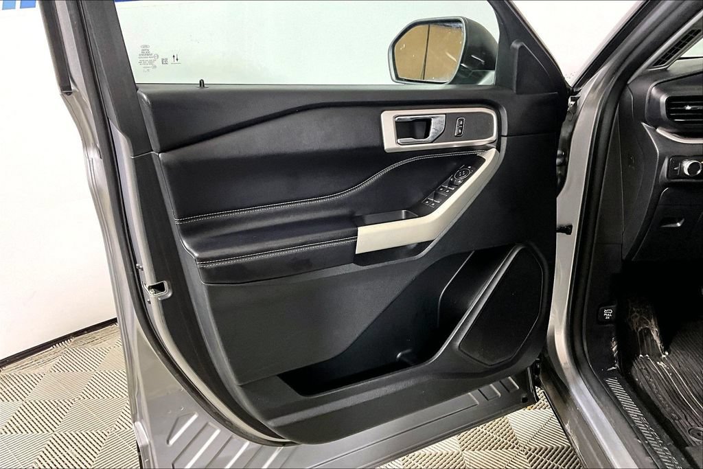 Certified 2021 Ford Explorer XLT RWD image 18