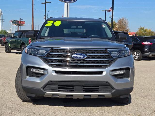 Certified 2024 Ford Explorer XLT w/ Equipment Group 202A image 4